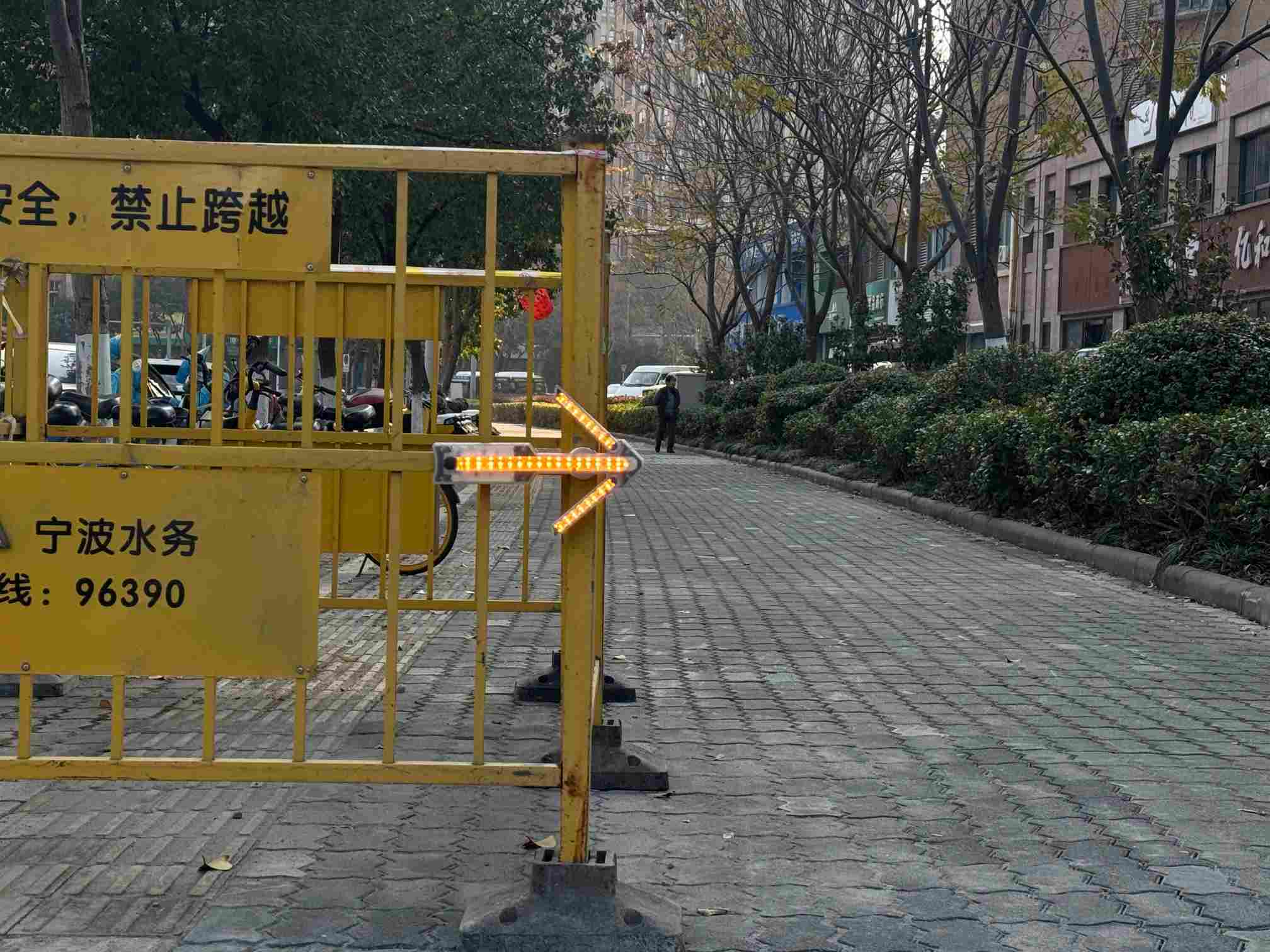 Foldable Arrow LED Warning Light - Traffic Safety OEM