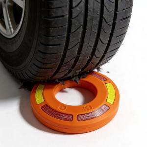 Traffic Cone Light Survives Run-Over Test by 7-Seater SUV — Extreme Roadside Durability Verified