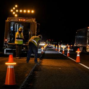 Warning Light Placement Distance for Nighttime Highway Repair: Safety Setup Guide